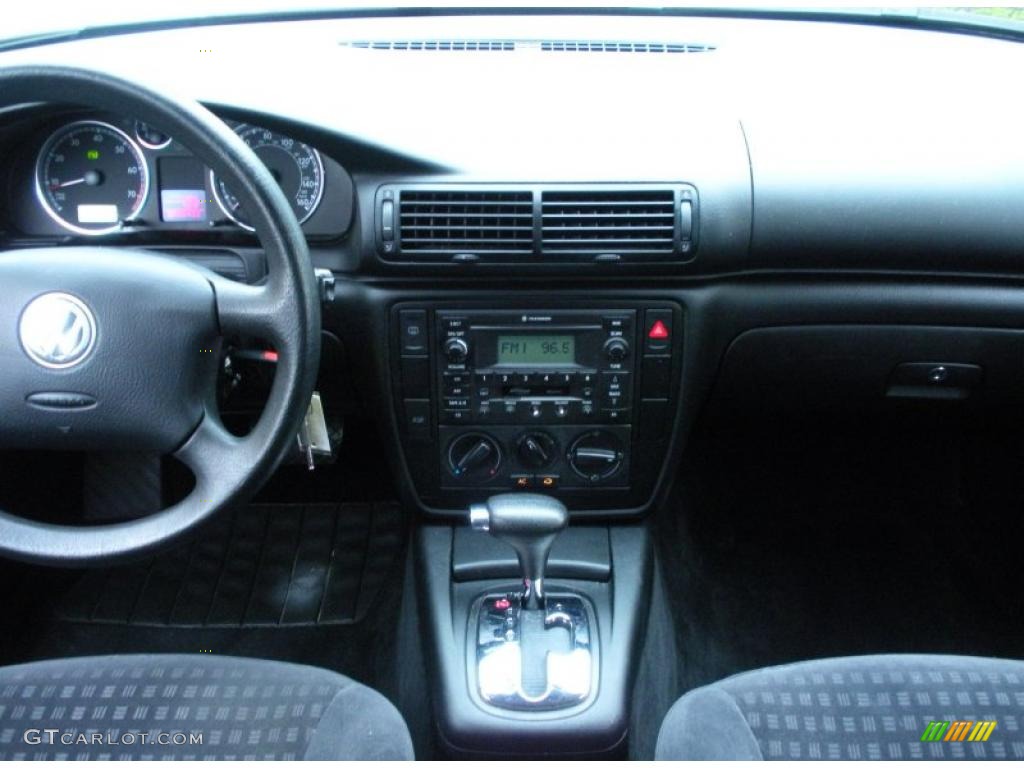 2003 Passat GLS Sedan - Reflex Silver Metallic / Black photo #18