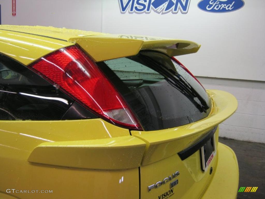 2005 Focus ZX3 SE Coupe - Egg Yolk Yellow / Charcoal/Charcoal photo #11