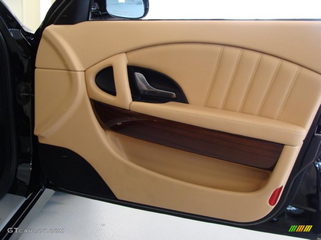 2007 Maserati Quattroporte Standard Quattroporte Model Beige Door Panel Photo #43615007