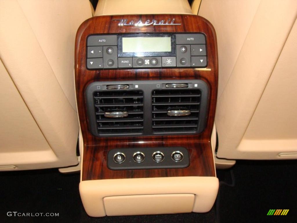 2007 Maserati Quattroporte Standard Quattroporte Model Controls Photo #43615156