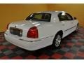 2006 Vibrant White Lincoln Town Car Signature  photo #4