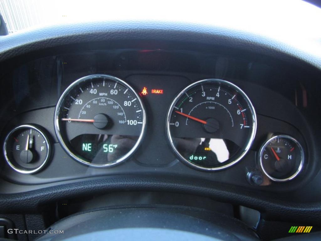 2011 Jeep Wrangler Call of Duty: Black Ops Edition 4x4 Gauges Photo #43619267