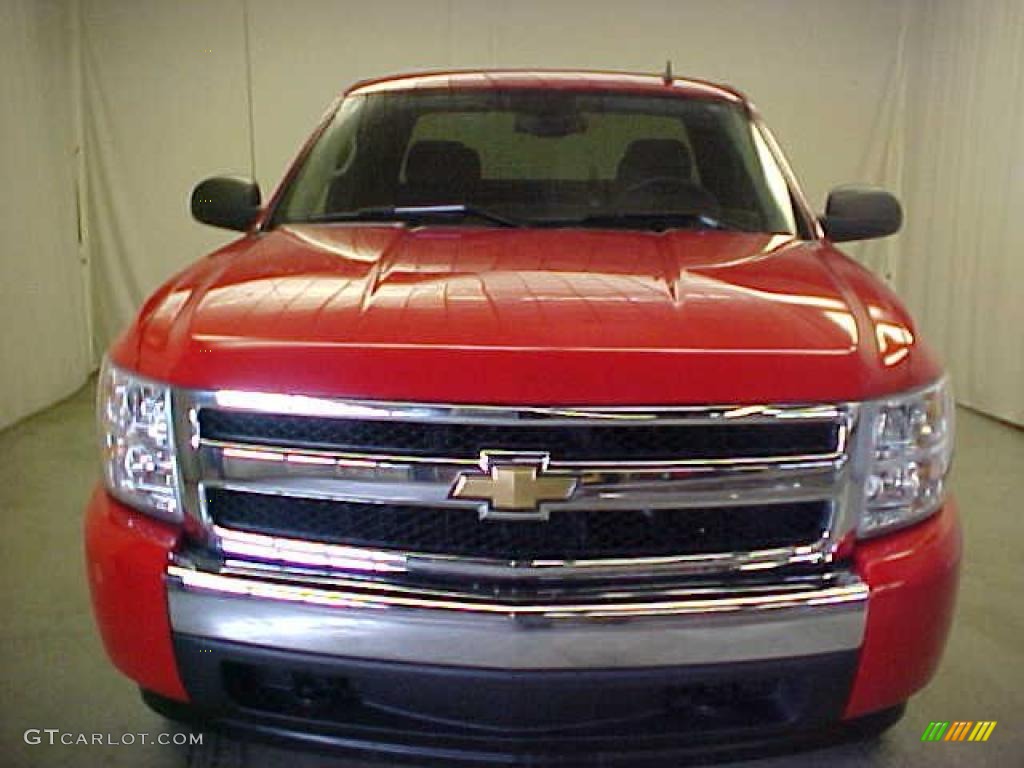 2008 Silverado 1500 LT Extended Cab - Victory Red / Ebony photo #2