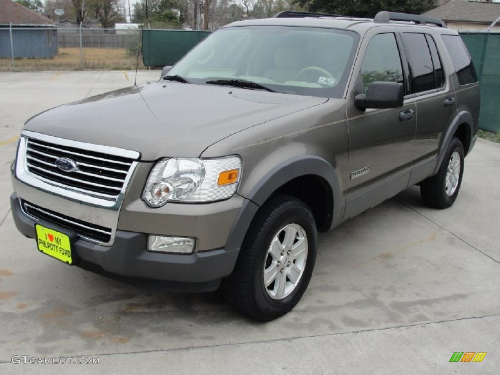 2006 Explorer XLT - Mineral Grey Metallic / Camel photo #7