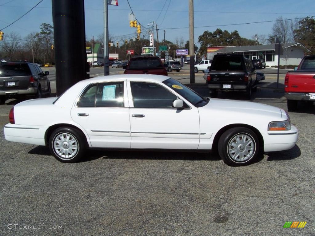 2004 Grand Marquis GS - Vibrant White / Medium Parchment photo #4