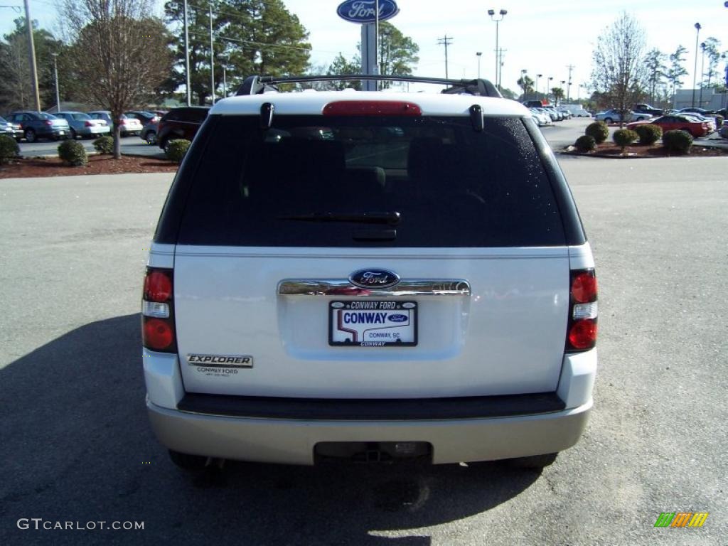 2010 Explorer Eddie Bauer - White Suede / Camel photo #6