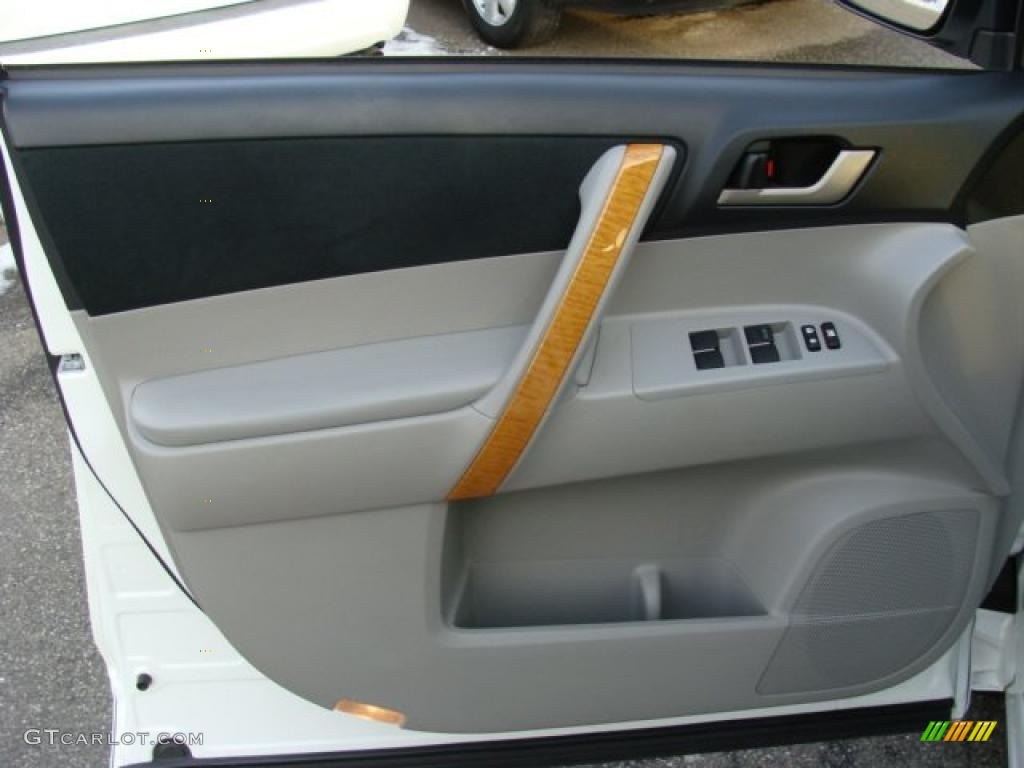 2008 Toyota Highlander Hybrid 4WD Ash Gray Door Panel Photo #43642232