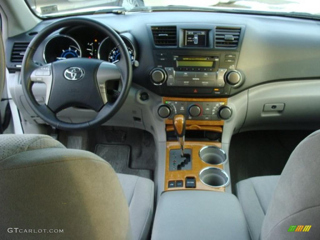 2008 Toyota Highlander Hybrid 4WD Ash Gray Dashboard Photo #43642256