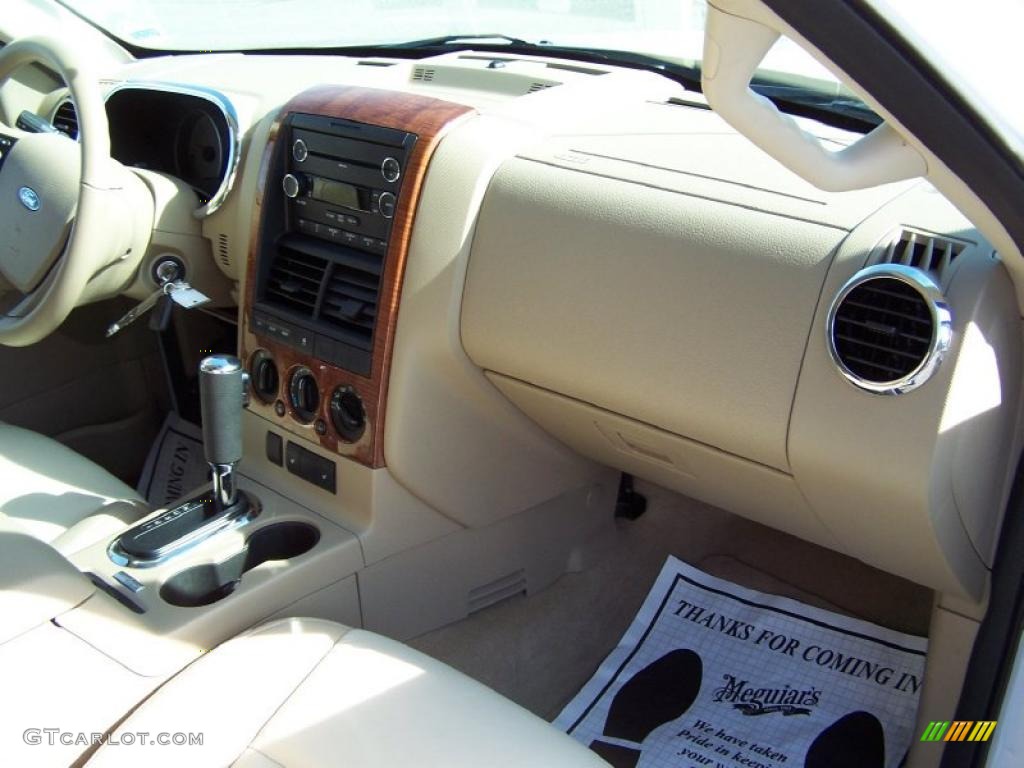 2010 Explorer Eddie Bauer - White Suede / Camel photo #20