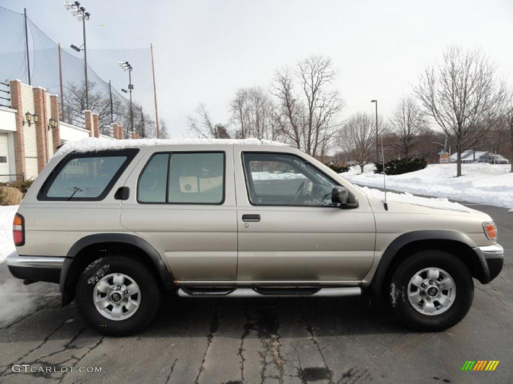 1998 Pathfinder XE 4x4 - Beige Metallic / Blond photo #6