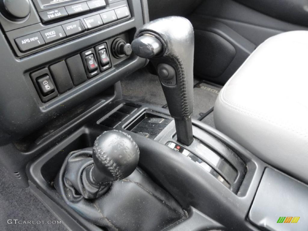 1998 Nissan Pathfinder XE 4x4 Transmission Photos