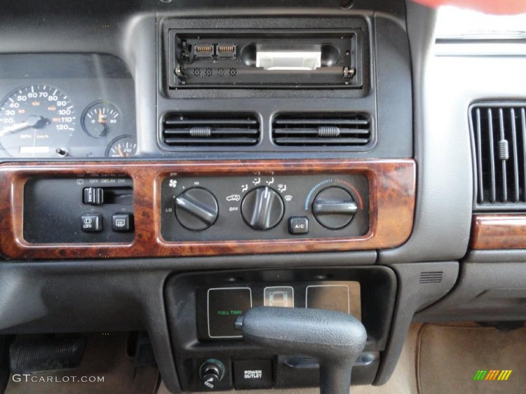 1997 Jeep Grand Cherokee Laredo 4x4 Controls Photos