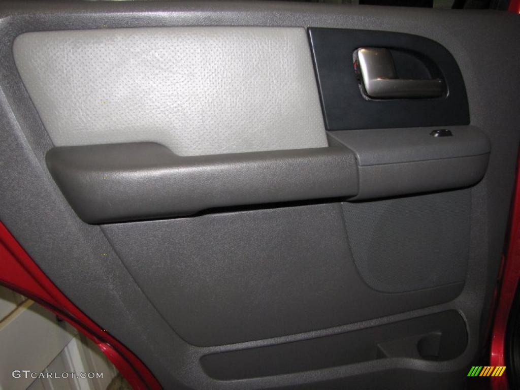2003 Expedition XLT 4x4 - Laser Red Tinted Metallic / Flint Grey photo #14