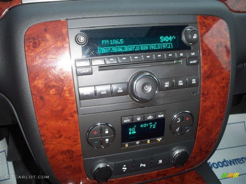 2009 Chevrolet Tahoe LTZ 4x4 Controls Photo #43659299