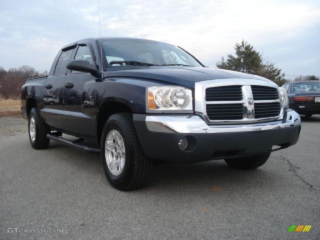 2005 Dakota SLT Quad Cab - Patriot Blue Pearl / Medium Slate Gray photo #1