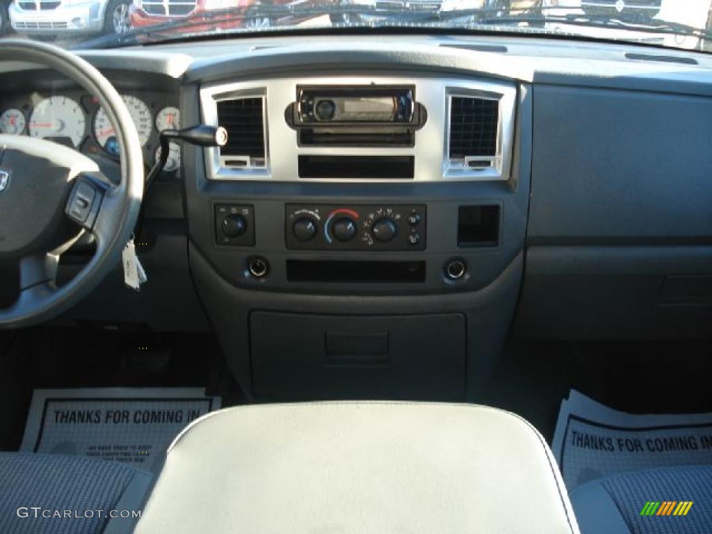 2007 Ram 1500 SLT Quad Cab 4x4 - Brilliant Black Crystal Pearl / Medium Slate Gray photo #28
