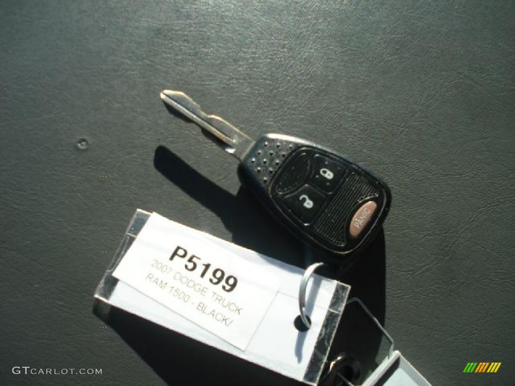 2007 Ram 1500 SLT Quad Cab 4x4 - Brilliant Black Crystal Pearl / Medium Slate Gray photo #39