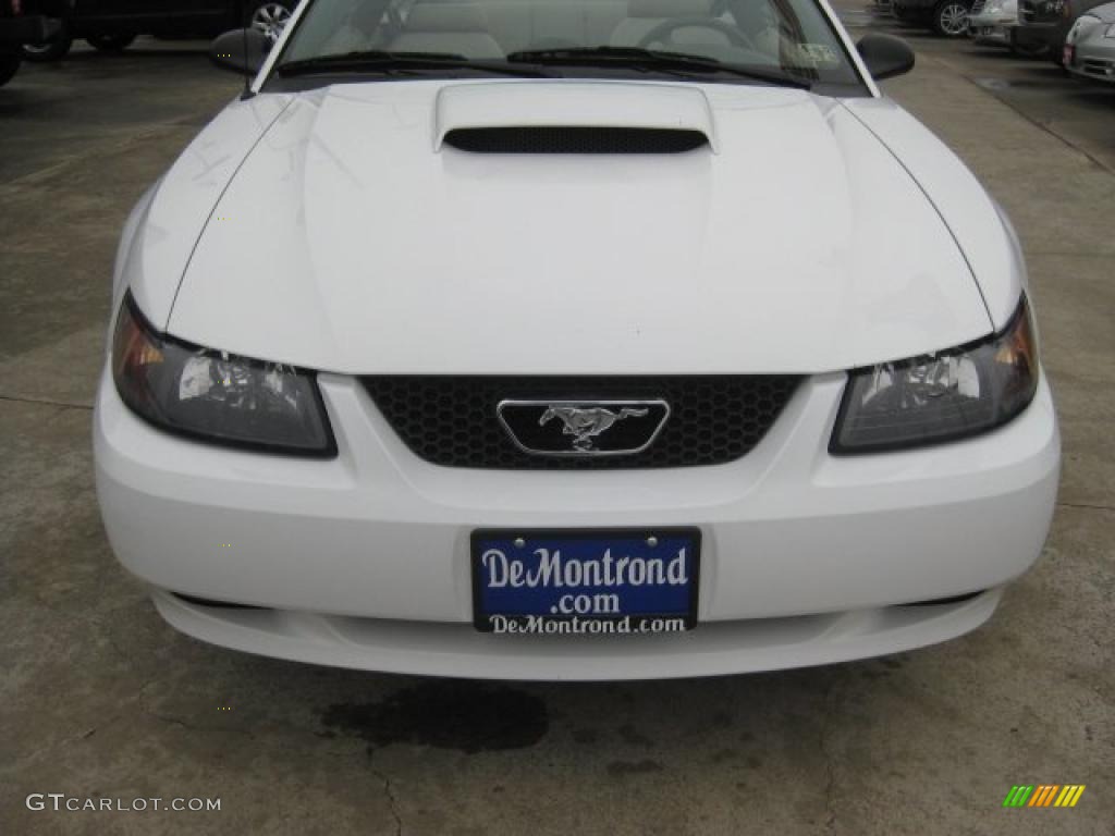 2001 Mustang GT Convertible - Oxford White / Medium Parchment photo #57