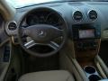 Black - ML 350 4Matic Photo No. 12