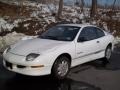 Arctic White 1999 Pontiac Sunfire SE Coupe