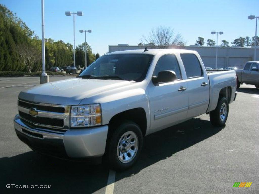 2011 Silverado 1500 LS Crew Cab - Sheer Silver Metallic / Dark Titanium photo #4