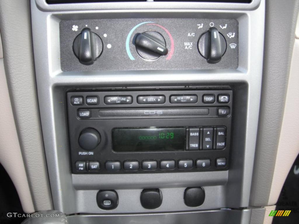 2004 Ford Mustang V6 Coupe Controls Photo #43722641