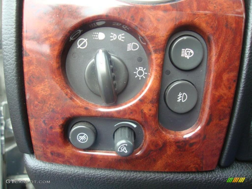 2006 GMC Envoy XL Denali 4x4 Controls Photo #43730632