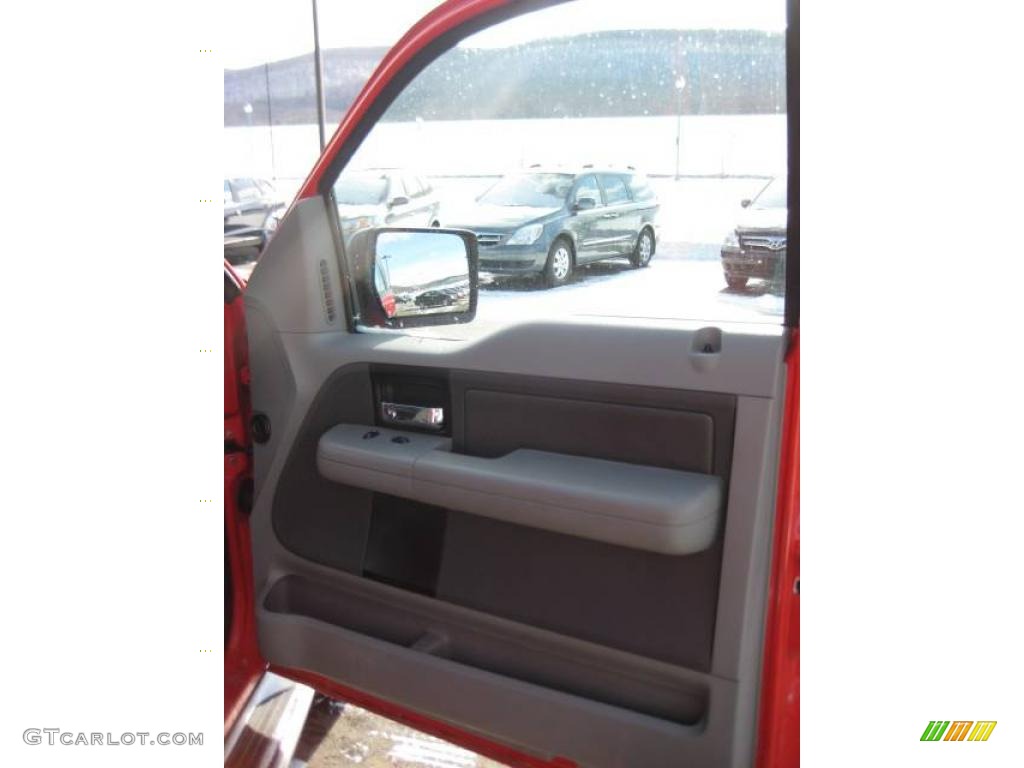 2004 F150 XLT SuperCab 4x4 - Bright Red / Dark Flint photo #5