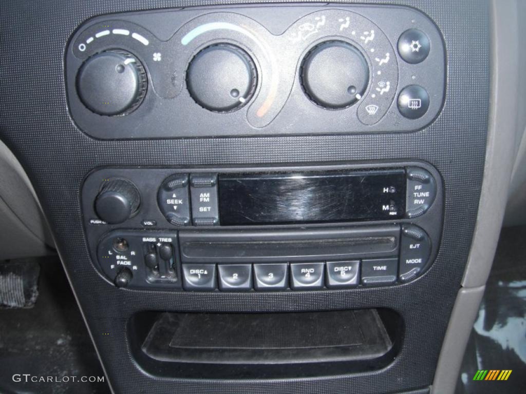 2004 Dodge Intrepid SE Controls Photo #43755572
