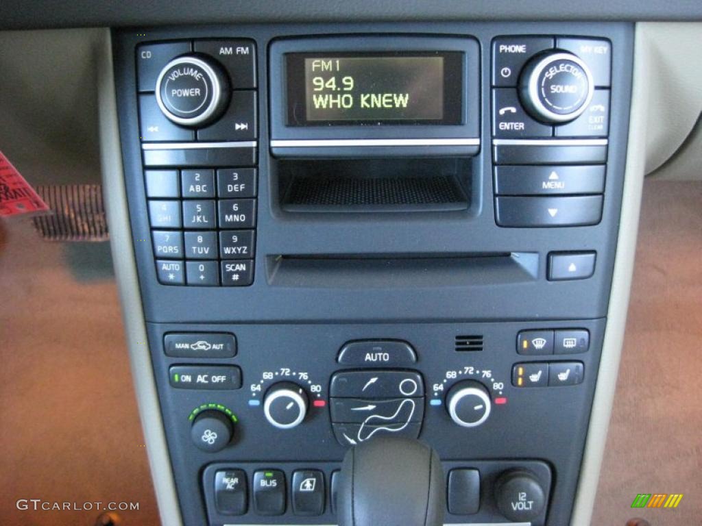 2011 Volvo XC90 3.2 AWD Controls Photo #43770688