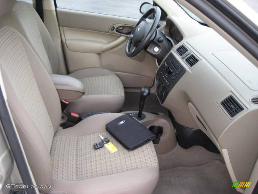 2007 Focus ZX4 SE Sedan - Pueblo Gold Metallic / Dark Pebble/Light Pebble photo #8