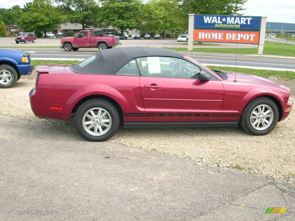 2007 Mustang V6 Deluxe Convertible - Redfire Metallic / Dark Charcoal photo #2