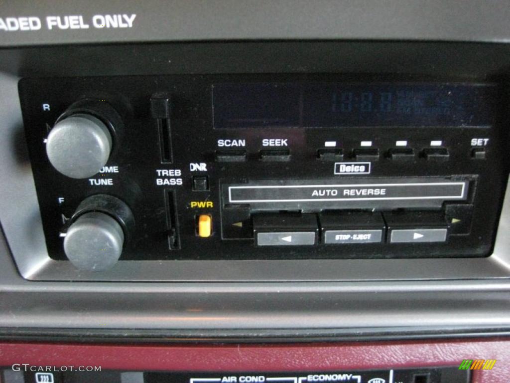 1994 Oldsmobile Cutlass Ciera S Controls Photo #43774986