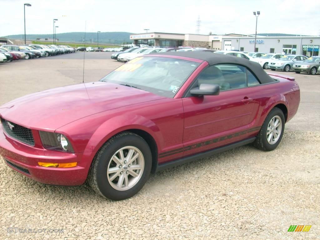 2007 Mustang V6 Deluxe Convertible - Redfire Metallic / Dark Charcoal photo #3