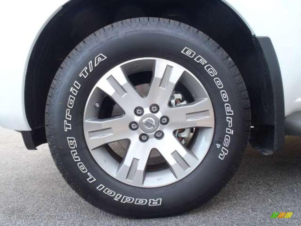 2011 Nissan Pathfinder Silver Wheel Photos