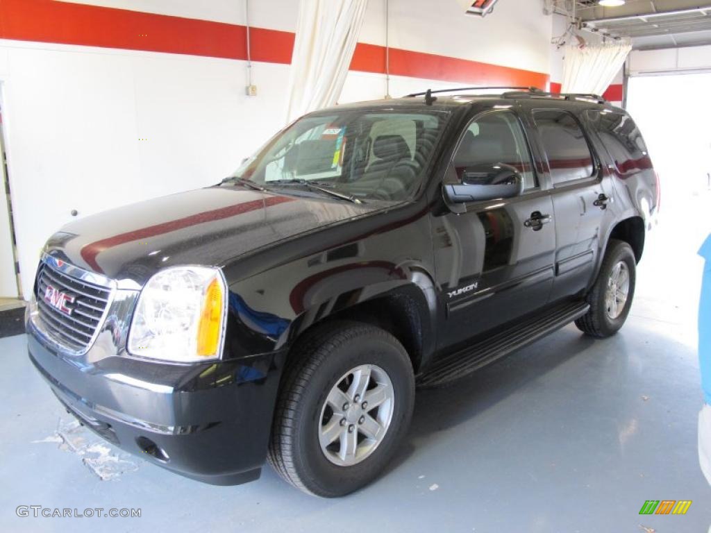 2011 Yukon SLT - Onyx Black / Ebony photo #1