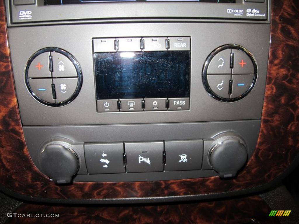 2011 GMC Yukon XL Denali Controls Photo #43794388