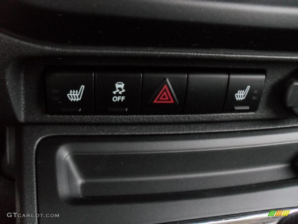 2011 Jeep Compass 2.4 Latitude Controls Photo #43795241