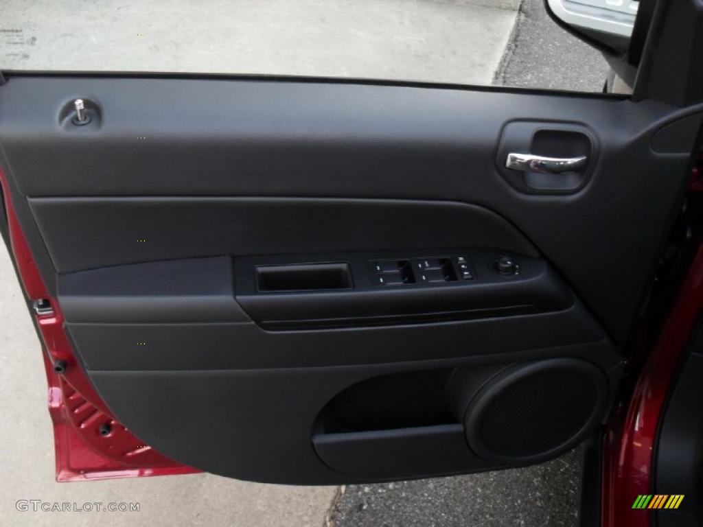 2011 Jeep Compass 2.4 Latitude Dark Slate Gray Door Panel Photo #43795297