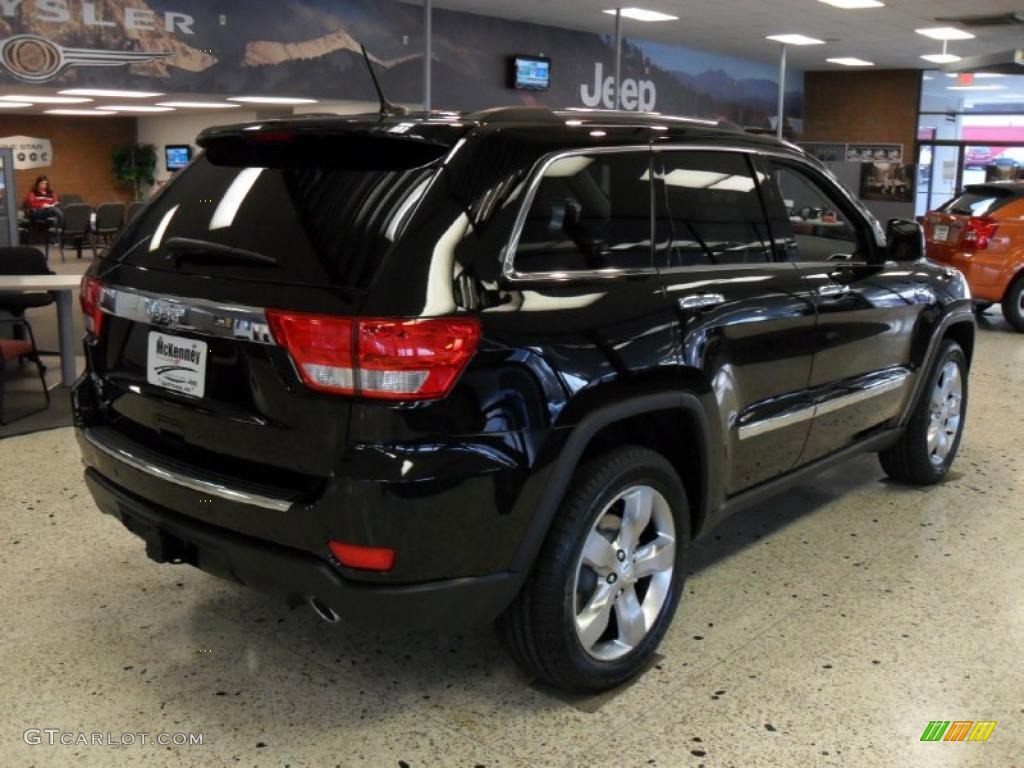 2011 Grand Cherokee Overland 4x4 - Brilliant Black Crystal Pearl / New Saddle/Black photo #4