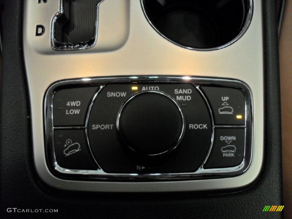 2011 Jeep Grand Cherokee Overland 4x4 Controls Photo #43795669