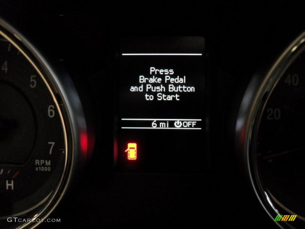 2011 Grand Cherokee Overland 4x4 - Brilliant Black Crystal Pearl / New Saddle/Black photo #14
