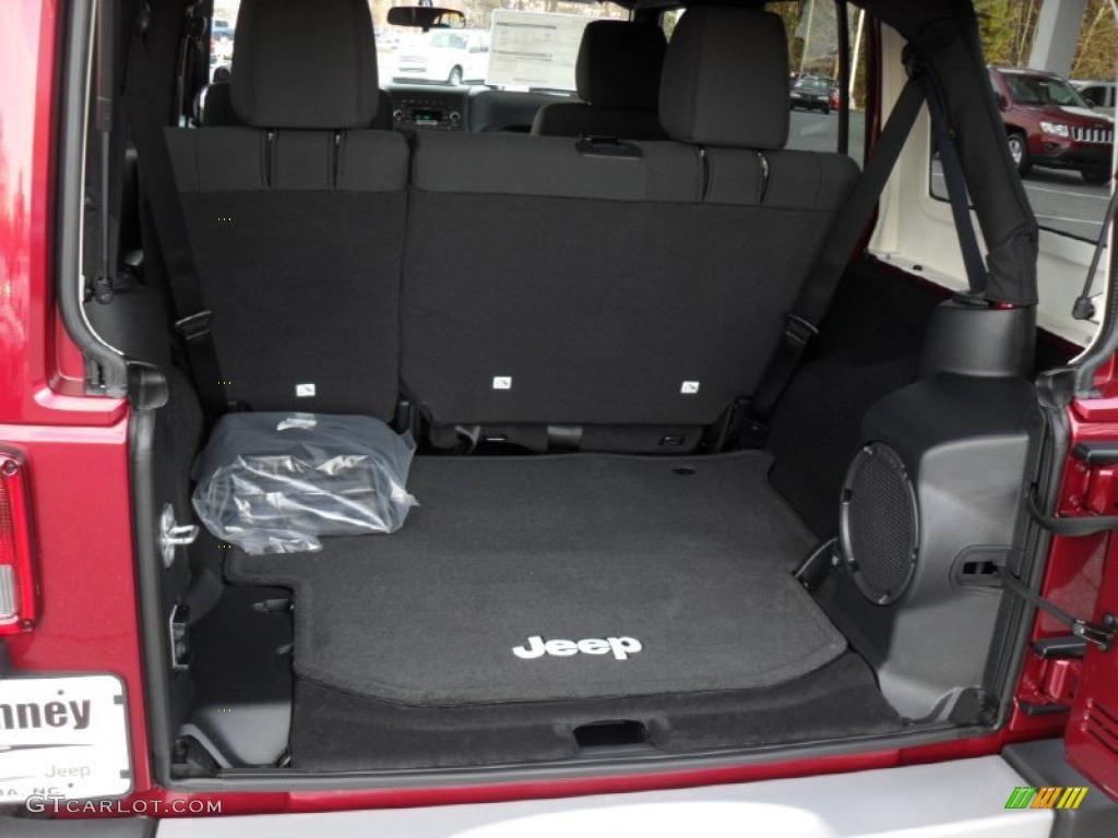 2011 Wrangler Unlimited Sahara 4x4 - Deep Cherry Red / Black photo #19