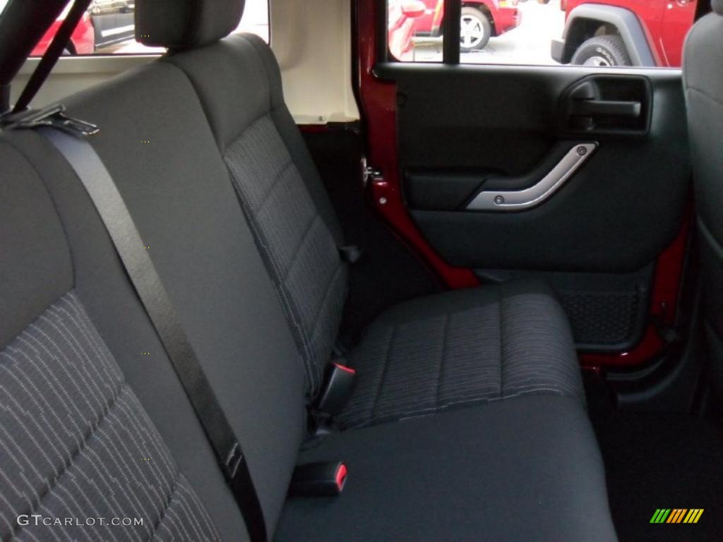 2011 Wrangler Unlimited Sahara 4x4 - Deep Cherry Red / Black photo #20