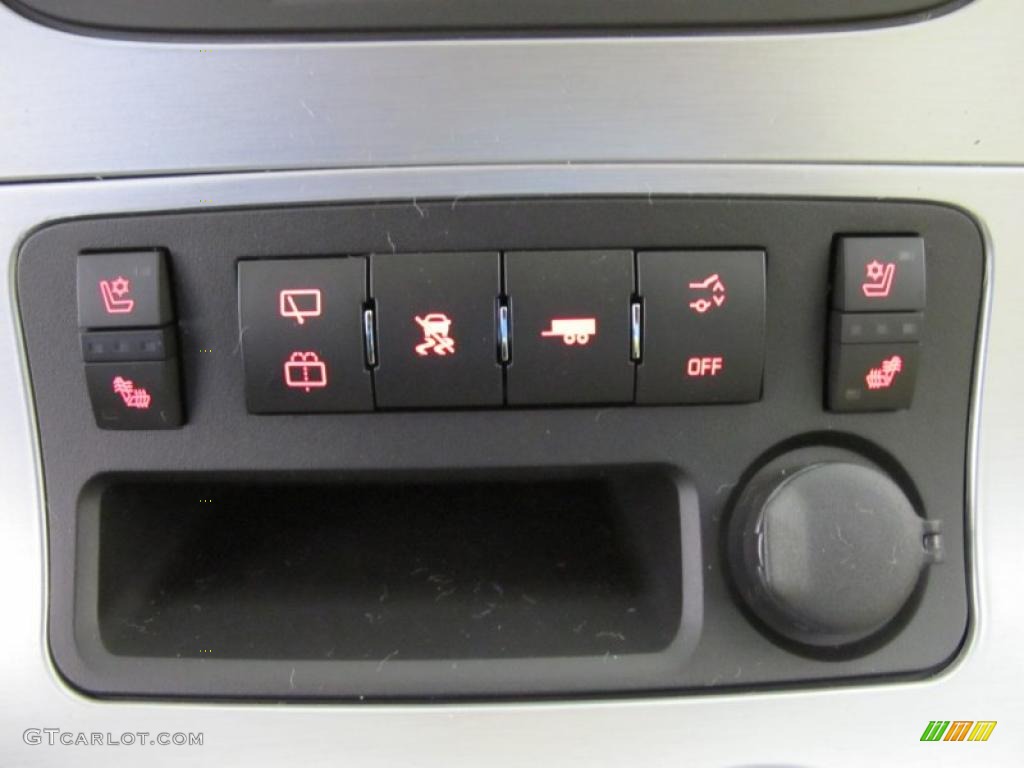 2011 GMC Acadia SLT AWD Controls Photo #43796329