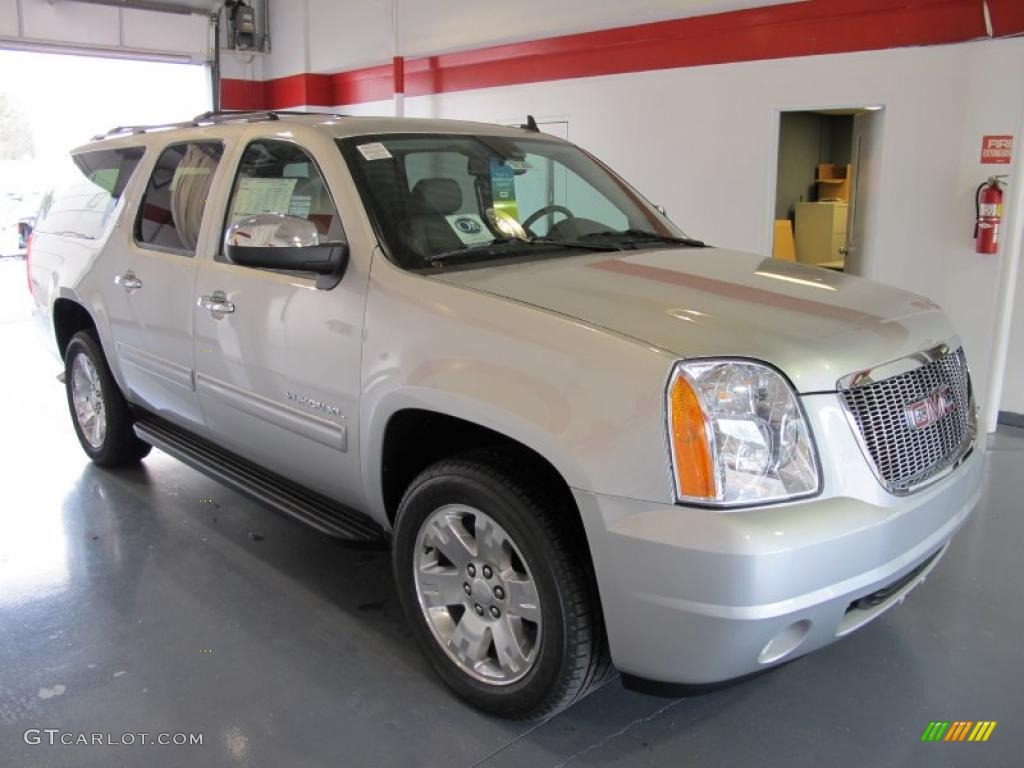 2011 Yukon XL SLT - Pure Silver Metallic / Light Titanium photo #5