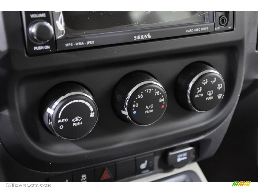 2011 Jeep Patriot Latitude X Controls Photo #43801133