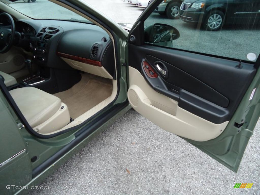 2006 Malibu LTZ Sedan - Silver Green Metallic / Cashmere Beige photo #18
