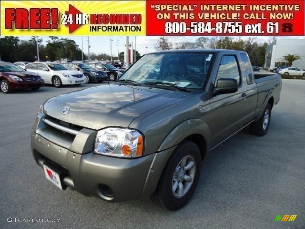 2004 Frontier XE King Cab - Polished Pewter Metallic / Beige photo #1