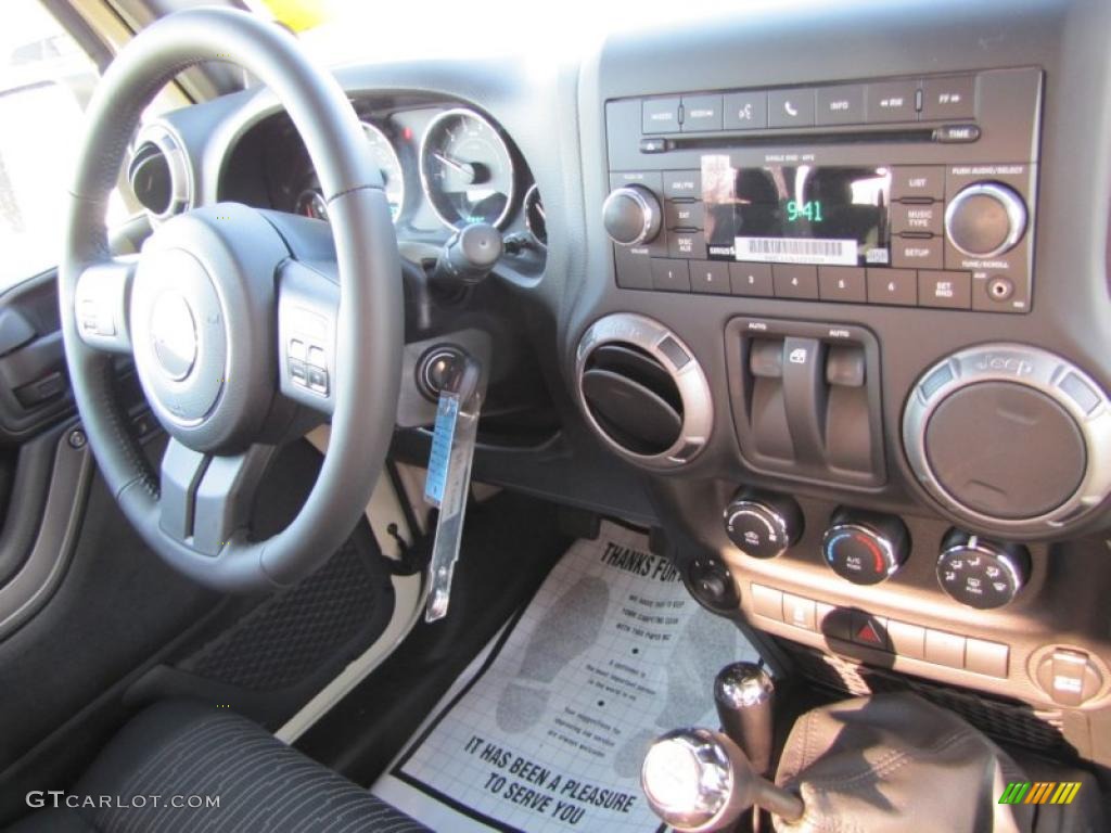2011 Wrangler Sport S 4x4 - Sahara Tan / Black photo #11